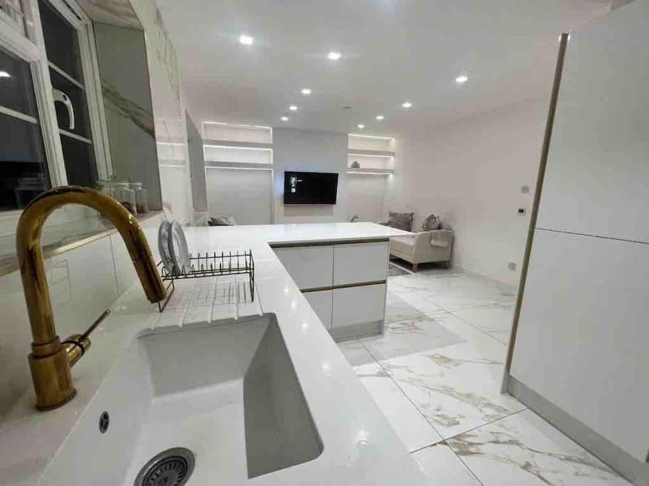 Premium Private Apartment Minutes To Central Londra Esterno foto